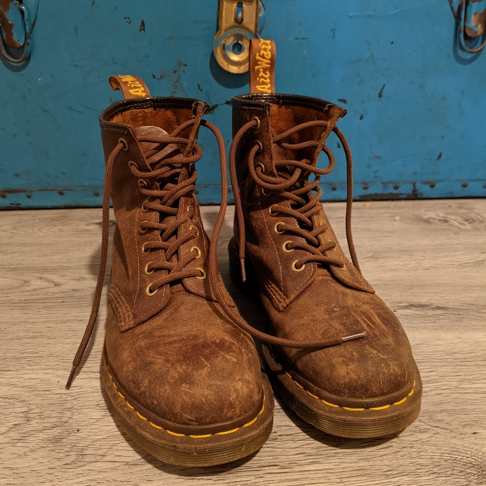 Dr Martens women's 9 boot